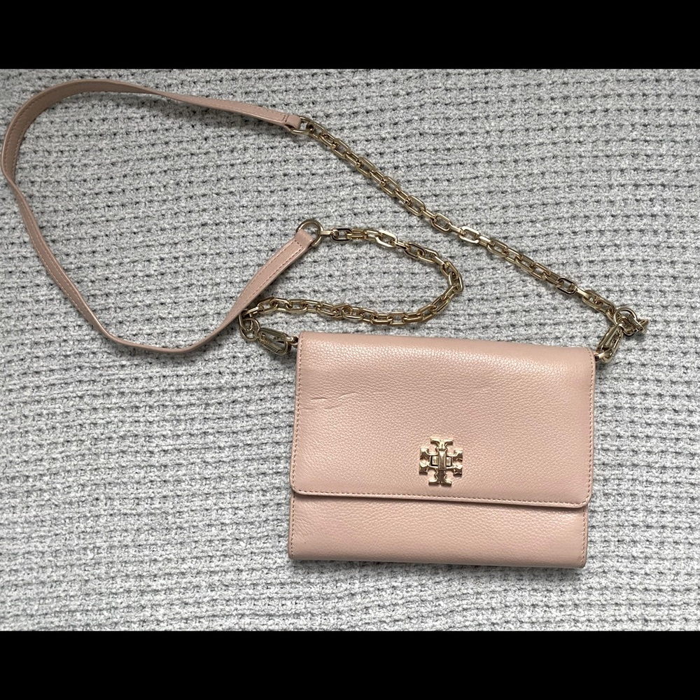 Tory Burch Mercer Chain Wallet in Light Oak and Gold